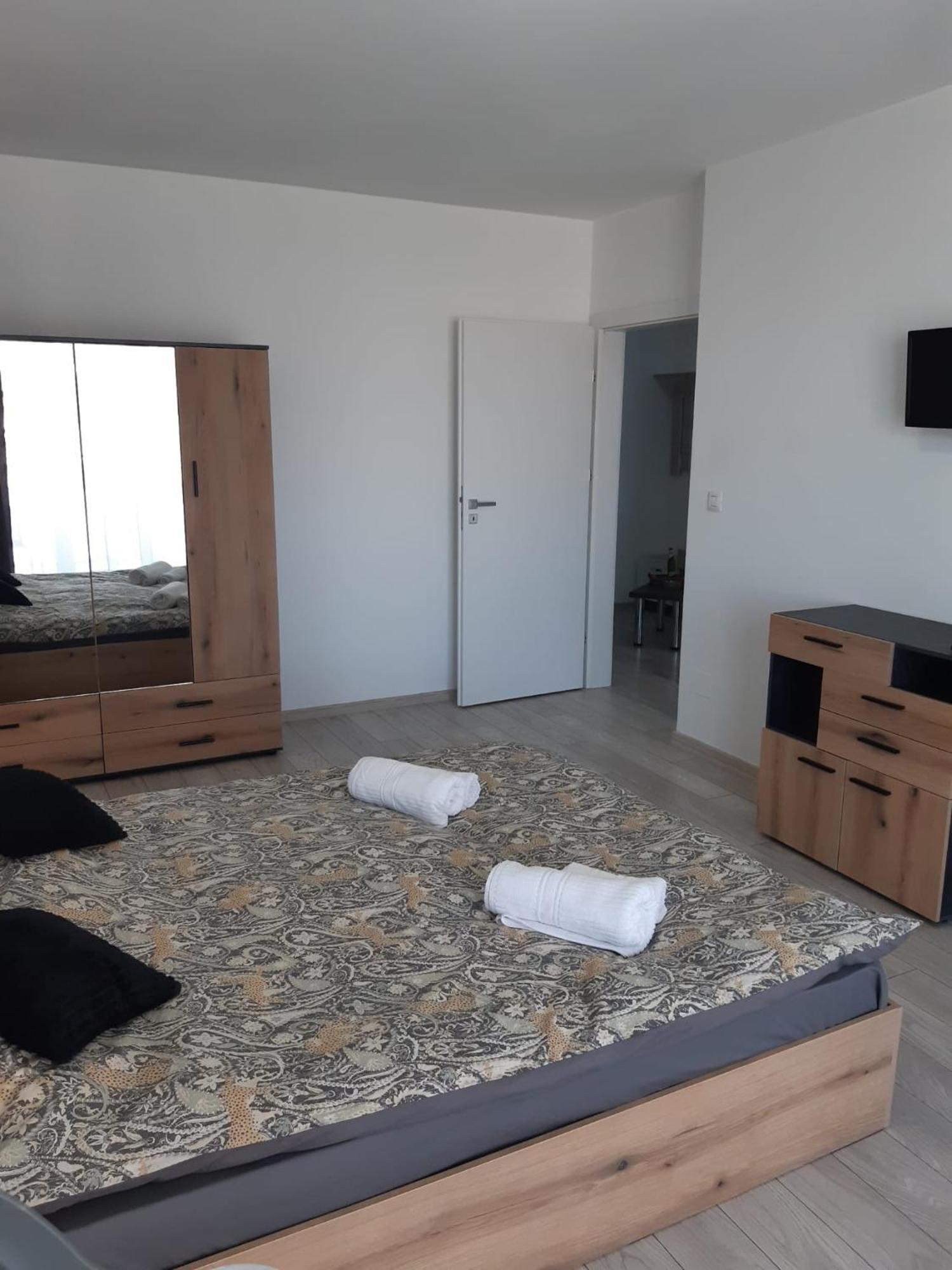Flor Apartaments Târgu-Mureş Exteriör bild